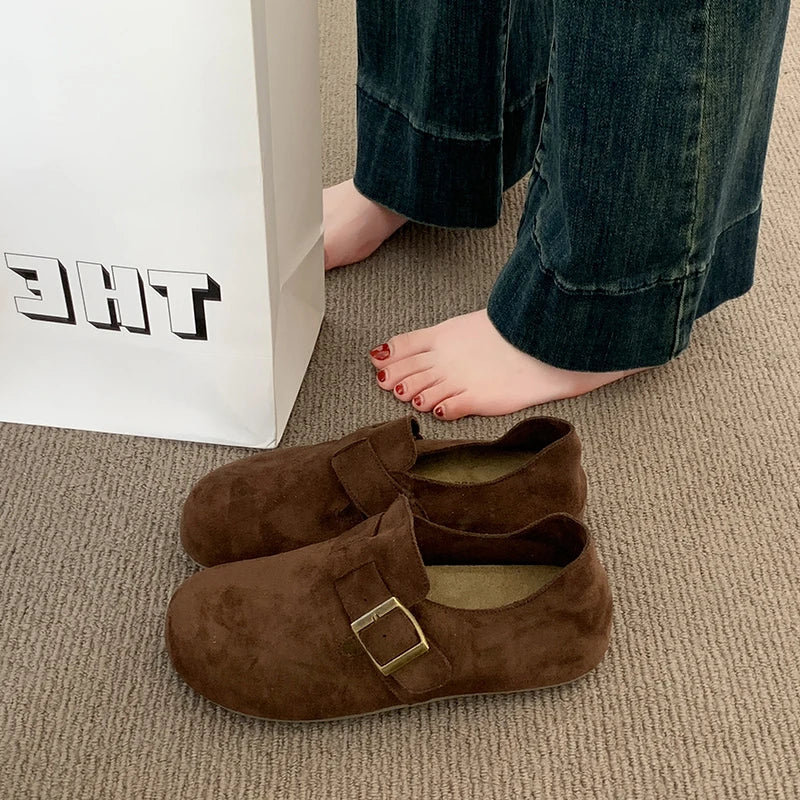 Women’s Shoes 2025 – Comfortable Barefoot Flats & Slip-On Moccasins